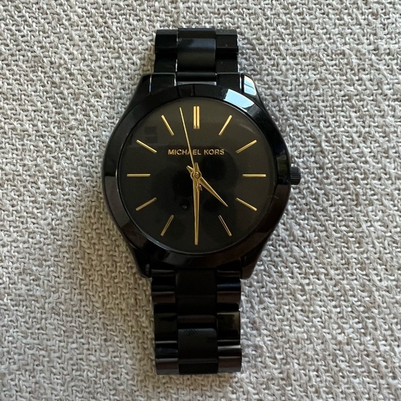 Michael Kors Women's Slim Runway Stainless Steel Quartz Watch - Picture 2 of 7